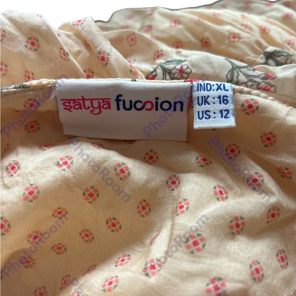 Sadya Fusion flowered maxi dress - Picture 5 of 6